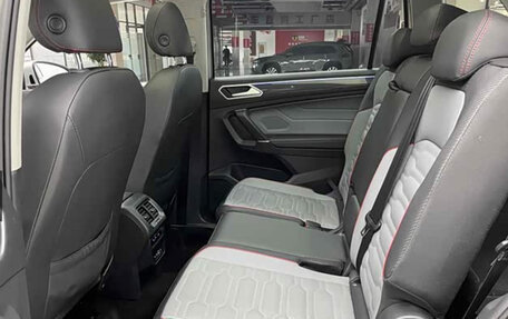 Volkswagen Tiguan II, 2023 год, 2 943 595 рублей, 19 фотография