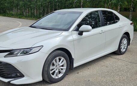 Toyota Camry, 2020 год, 3 099 000 рублей, 1 фотография