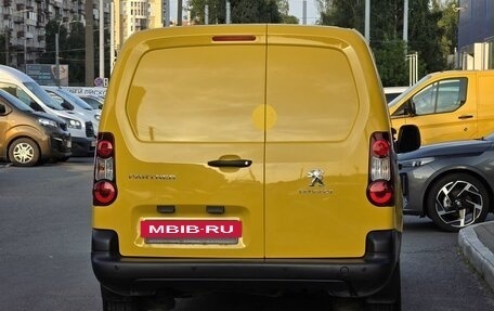 Peugeot Partner II рестайлинг 2, 2021 год, 1 890 000 рублей, 6 фотография