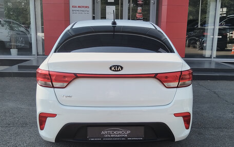 KIA Rio IV, 2018 год, 1 100 000 рублей, 5 фотография