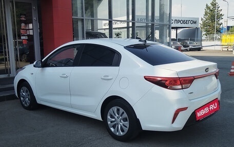 KIA Rio IV, 2018 год, 1 100 000 рублей, 6 фотография