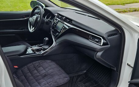 Toyota Camry, 2020 год, 3 099 000 рублей, 7 фотография