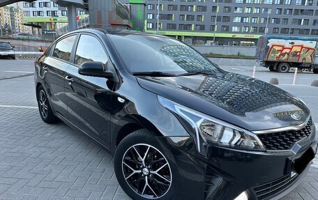 KIA Rio IV, 2021 год, 1 630 000 рублей, 2 фотография