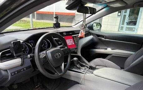 Toyota Camry, 2018 год, 2 150 000 рублей, 4 фотография