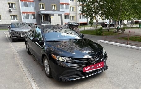 Toyota Camry, 2018 год, 2 150 000 рублей, 2 фотография