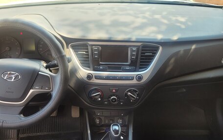 Hyundai Solaris II рестайлинг, 2017 год, 1 200 000 рублей, 9 фотография