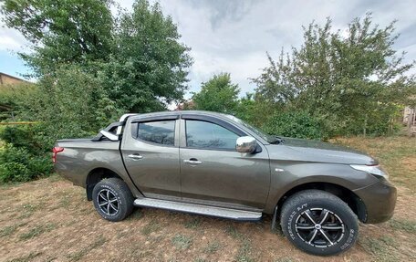 Mitsubishi L200 IV рестайлинг, 2015 год, 1 900 000 рублей, 2 фотография