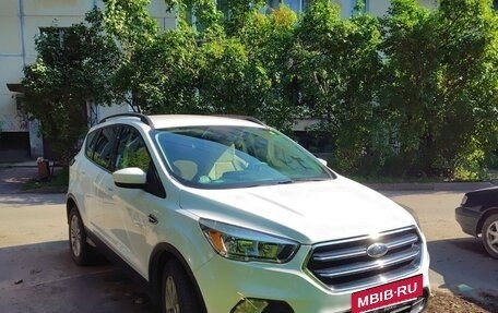 Ford Escape III, 2018 год, 1 800 000 рублей, 2 фотография