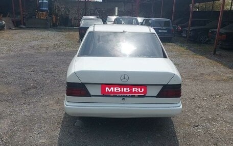 Mercedes-Benz W124, 1987 год, 650 000 рублей, 2 фотография