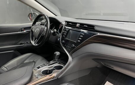 Toyota Camry, 2019 год, 2 590 000 рублей, 9 фотография