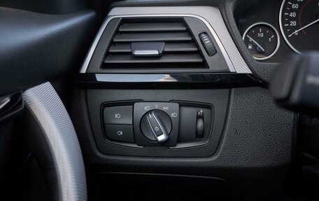 BMW 3 серия, 2017 год, 2 648 000 рублей, 12 фотография