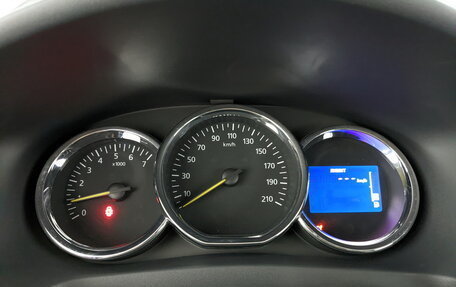 Renault Logan II, 2014 год, 800 000 рублей, 12 фотография