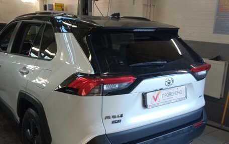 Toyota RAV4, 2021 год, 3 235 000 рублей, 4 фотография