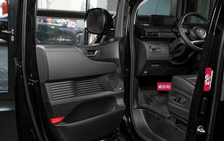 Hyundai Staria, 2024 год, 9 100 000 рублей, 16 фотография