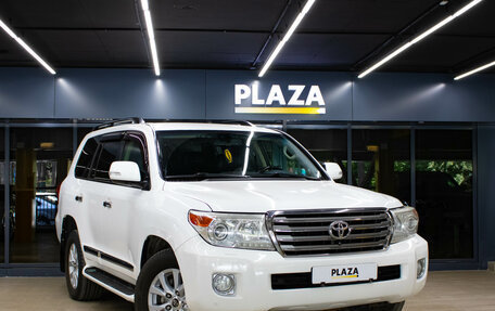 Toyota Land Cruiser 200, 2014 год, 4 219 000 рублей, 2 фотография