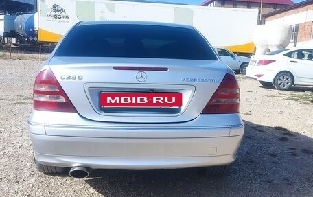 Mercedes-Benz C-Класс, 2004 год, 750 000 рублей, 5 фотография