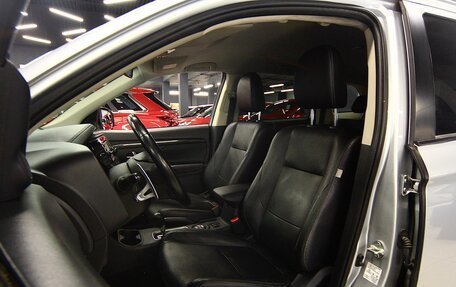 Mitsubishi Outlander III рестайлинг 3, 2016 год, 1 699 000 рублей, 8 фотография