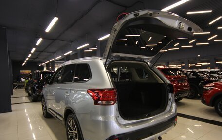 Mitsubishi Outlander III рестайлинг 3, 2016 год, 1 699 000 рублей, 17 фотография