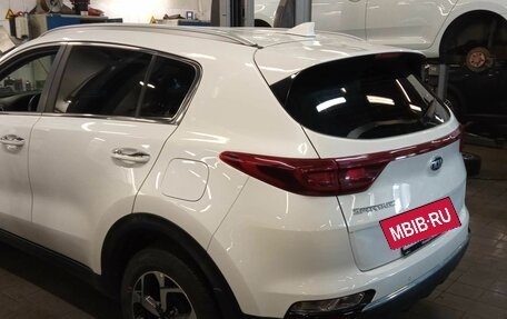 KIA Sportage IV рестайлинг, 2020 год, 1 990 000 рублей, 4 фотография