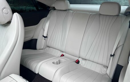 Mercedes-Benz E-Класс, 2019 год, 4 057 000 рублей, 29 фотография