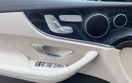 Mercedes-Benz E-Класс, 2019 год, 4 057 000 рублей, 28 фотография