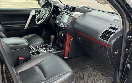 Toyota Land Cruiser Prado 150 рестайлинг 2, 2016 год, 3 300 000 рублей, 10 фотография