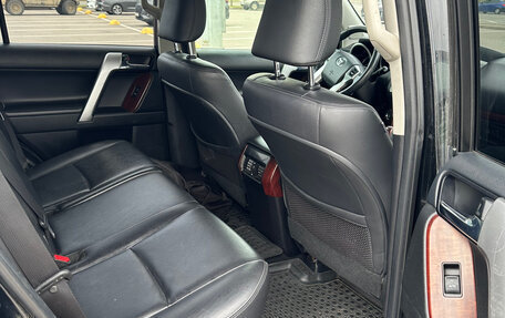 Toyota Land Cruiser Prado 150 рестайлинг 2, 2016 год, 3 300 000 рублей, 13 фотография