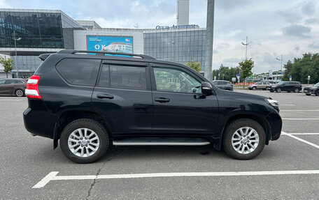 Toyota Land Cruiser Prado 150 рестайлинг 2, 2016 год, 3 300 000 рублей, 6 фотография
