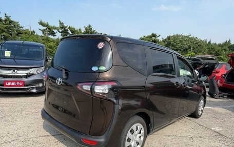 Toyota Sienta II, 2016 год, 1 070 000 рублей, 2 фотография