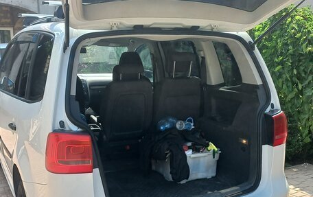 Volkswagen Touran III, 2014 год, 830 000 рублей, 2 фотография