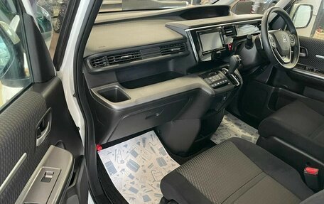 Honda Stepwgn IV, 2016 год, 1 600 000 рублей, 12 фотография