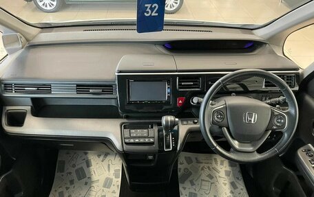 Honda Stepwgn IV, 2016 год, 1 600 000 рублей, 13 фотография