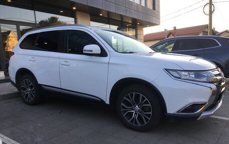 Mitsubishi Outlander III рестайлинг 3, 2015 год, 1 660 000 рублей, 5 фотография
