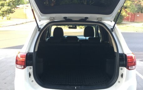 Mitsubishi Outlander III рестайлинг 3, 2015 год, 1 660 000 рублей, 9 фотография