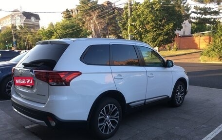 Mitsubishi Outlander III рестайлинг 3, 2015 год, 1 660 000 рублей, 4 фотография