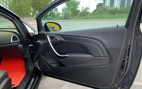 Opel Astra J, 2013 год, 910 000 рублей, 11 фотография