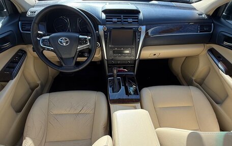 Toyota Camry, 2017 год, 2 500 000 рублей, 5 фотография