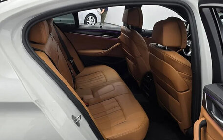 BMW 5 серия, 2022 год, 3 530 000 рублей, 11 фотография