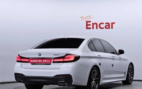 BMW 5 серия, 2022 год, 3 530 000 рублей, 2 фотография