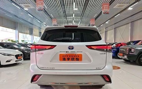 Toyota Highlander, 2023 год, 5 071 000 рублей, 4 фотография