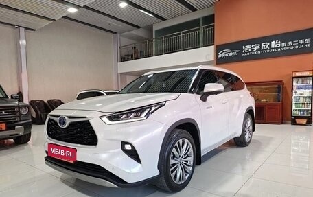 Toyota Highlander, 2023 год, 5 071 000 рублей, 2 фотография