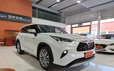 Toyota Highlander, 2023 год, 5 071 000 рублей, 7 фотография