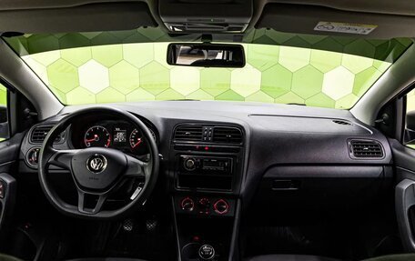 Volkswagen Polo VI (EU Market), 2018 год, 950 000 рублей, 15 фотография