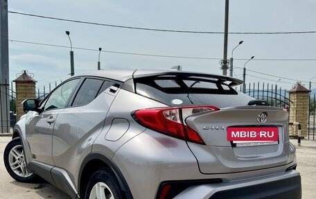 Toyota C-HR I рестайлинг, 2019 год, 1 650 000 рублей, 4 фотография