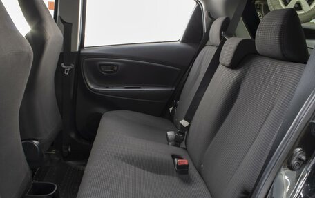 Toyota Vitz, 2016 год, 875 000 рублей, 7 фотография