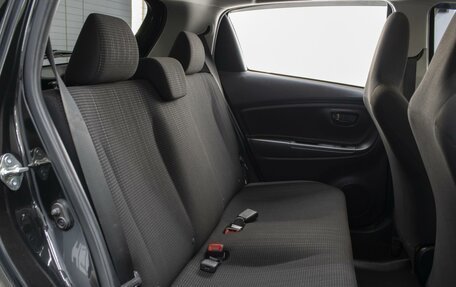 Toyota Vitz, 2019 год, 1 095 000 рублей, 7 фотография