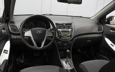 Hyundai Solaris II рестайлинг, 2012 год, 880 000 рублей, 6 фотография
