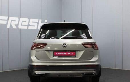 Volkswagen Tiguan II, 2018 год, 2 350 000 рублей, 4 фотография