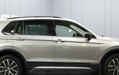 Volkswagen Tiguan II, 2018 год, 2 350 000 рублей, 5 фотография