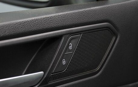 Volkswagen Tiguan II, 2018 год, 2 350 000 рублей, 21 фотография